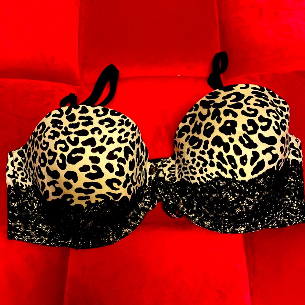 NWOT Never Worn Victoria’s Secret Multi Purpose Lined Strapless Bra